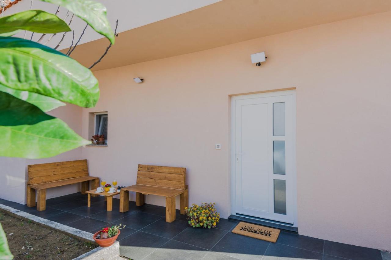 Lovely Apartment M&K In Peaceful Area - ザダル エクステリア 写真
