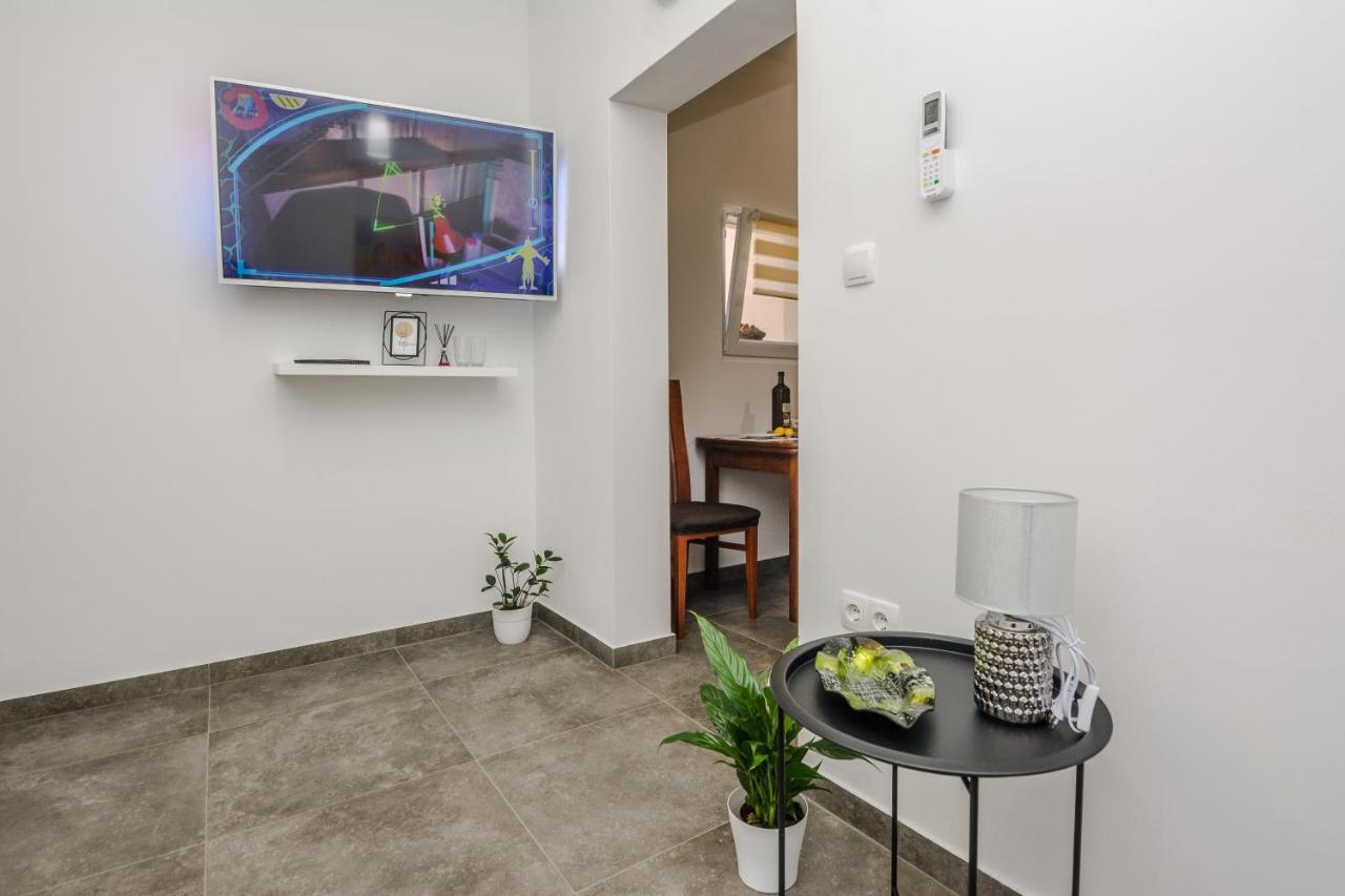 Lovely Apartment M&K In Peaceful Area - ザダル エクステリア 写真