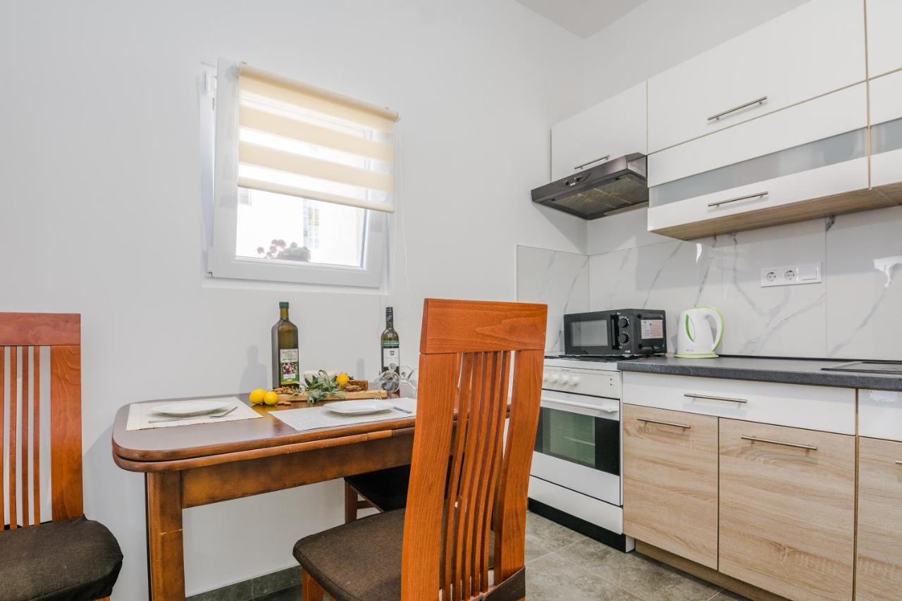 Lovely Apartment M&K In Peaceful Area - ザダル エクステリア 写真
