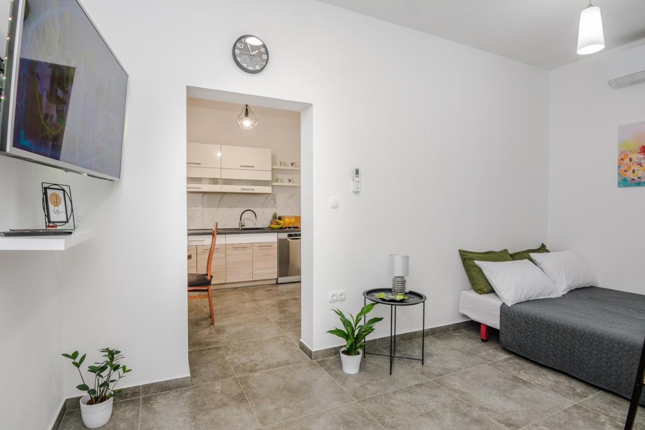 Lovely Apartment M&K In Peaceful Area - ザダル エクステリア 写真